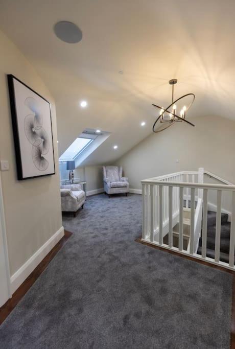 Luxury Town Centre Apartment クックスタウン エクステリア 写真