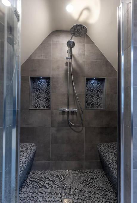 Luxury Town Centre Apartment クックスタウン エクステリア 写真