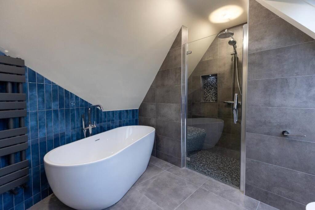 Luxury Town Centre Apartment クックスタウン エクステリア 写真